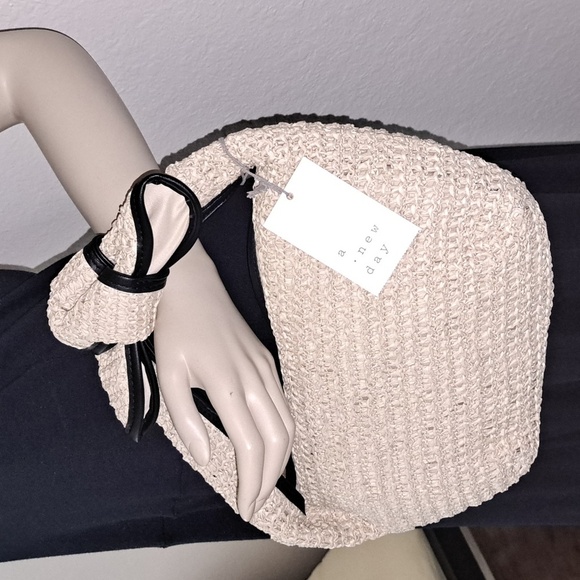 Straw Bow Bag Clutch- Beige - Picture 7 of 7
